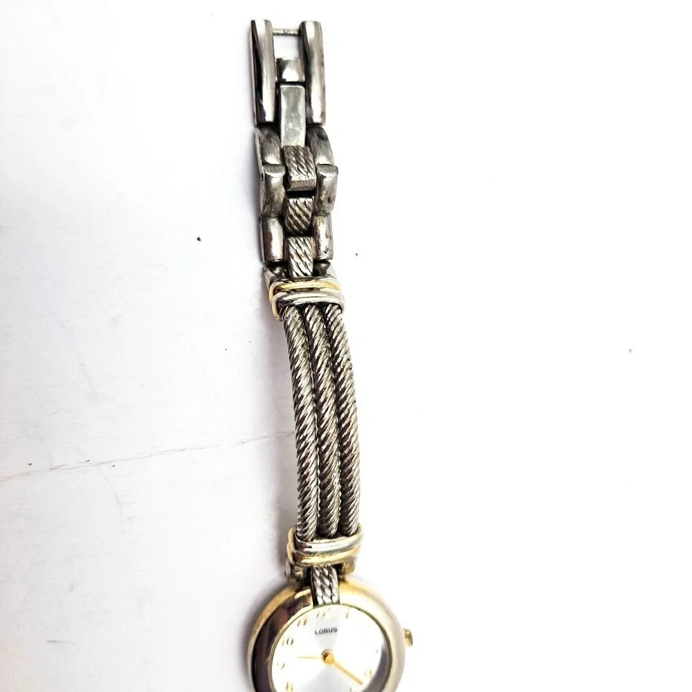 Vintage Lorus Ladies Watch Silver‎ Tone Band Round Face Elegant Dress Wristwatch